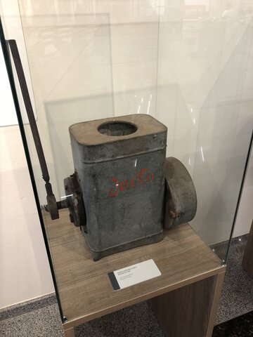 Criação da Polvilhadeira costal