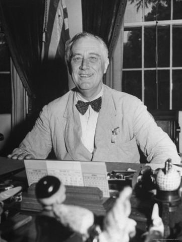 Franklin D. Roosevelt Elected President