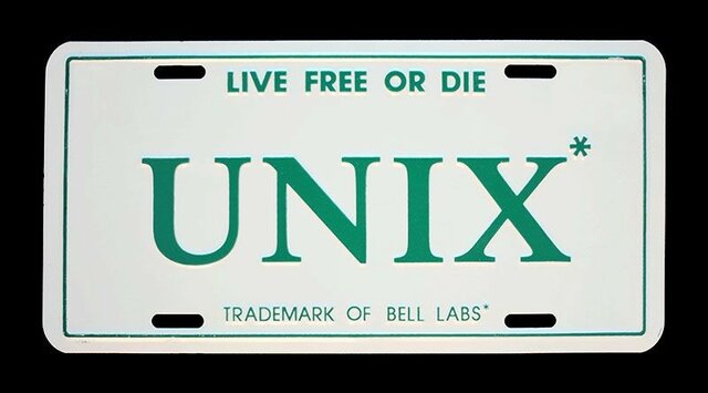 Kenneth Thompson y Dennis Ritchie desarrollan UNIX