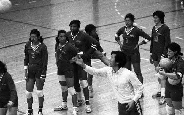 Llegada de la copa femenina de voleibol