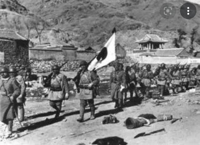 Japón declara la guerra a Alemania.