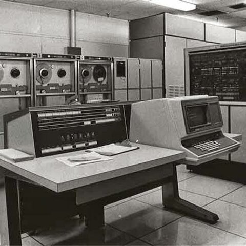 Nace el ordenador comercial