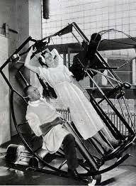 1909 Aplicaciones desde 1895 hasta nuestros días de la radiación ionizante.