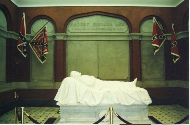 Robert E. Lee dies