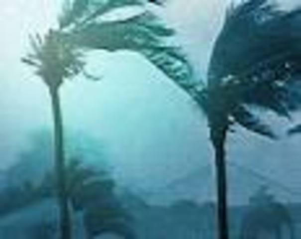 Huge Hurricane hits Hawaii