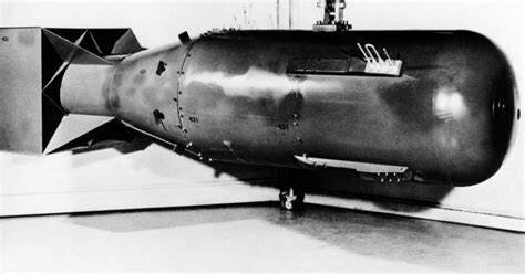 la bomba atomica