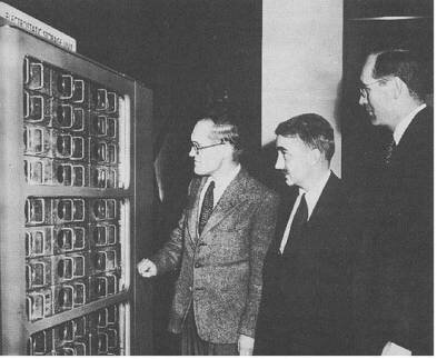 LA PRIMERA COMPUTADORA DEL MUNDO CON PROGRAMAS ALMACENADOS