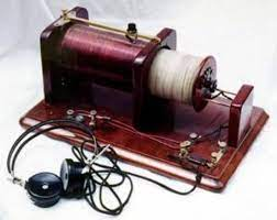 CREACION DEL PRIMER RECEPTOR DE RADIO