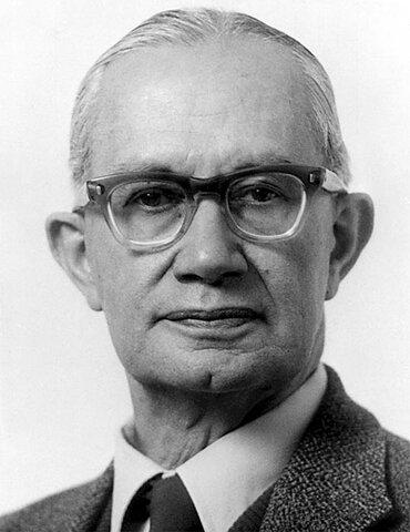 En 1971, William P. Leonard