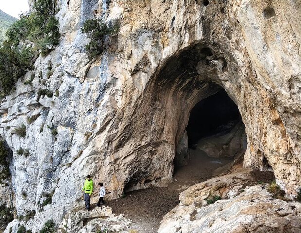 Cova del Bisbe