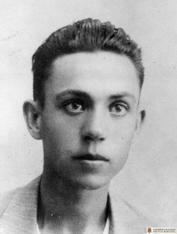 PUBLICACIONES DE SUS POESIAS