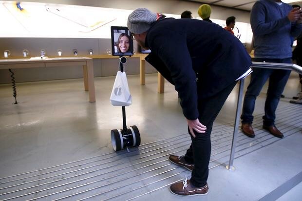 Apple Store Robot