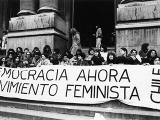 Primera manifestación feminista