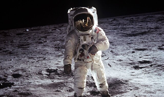 la humanidad llega la luna