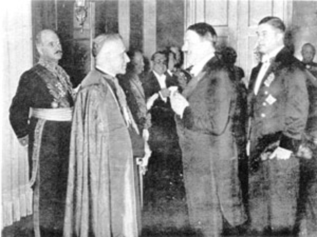 Schuschnigg visited Hitler