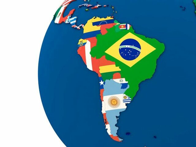 Aparecen las primeras versiones latinoamericanas del desarrollo de la comunidad.