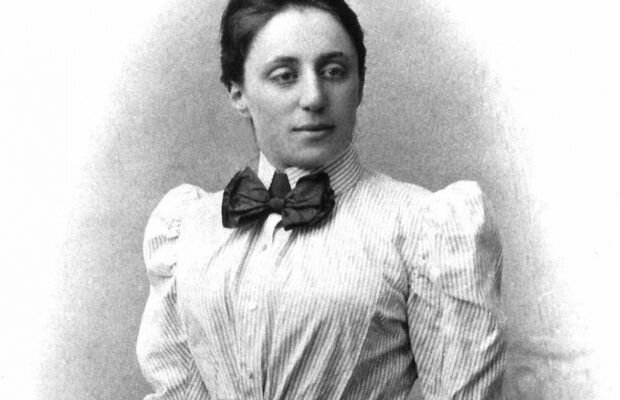 EMMY NOETHER (1882–1935)