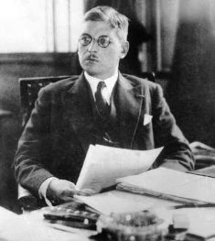 Schuschnigg visted Hitler for crisis talks in Germany.