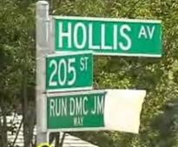 Hollis St