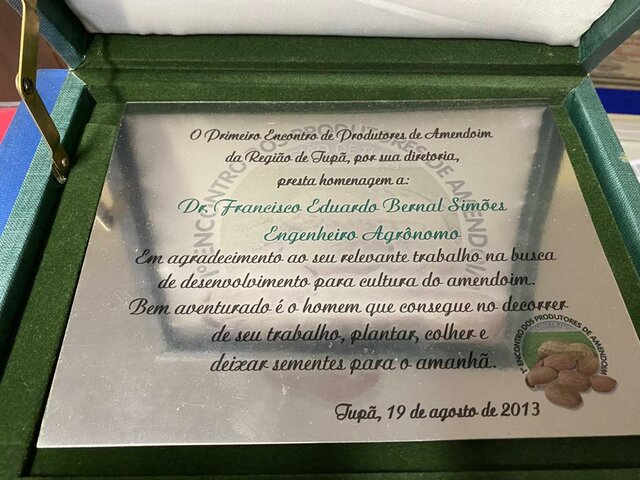 Homenagem dos produtores de amendoim.