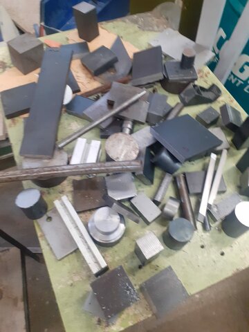 Montaje obra de arte y materiales.