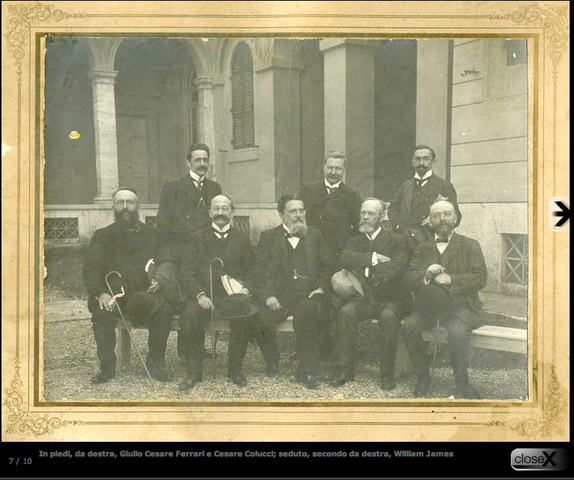 James obtuvo su licenciatura en medicina