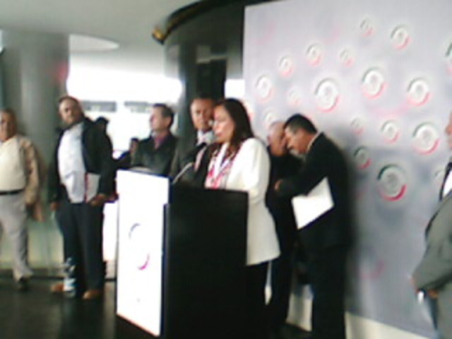 ENTREVISTA A Yeidckol Polevnsky (Politica)