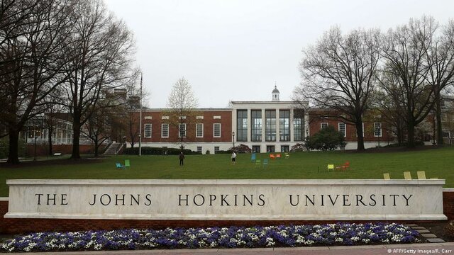 Se doctoró en Filosofía en la Universidad de John Hopkins