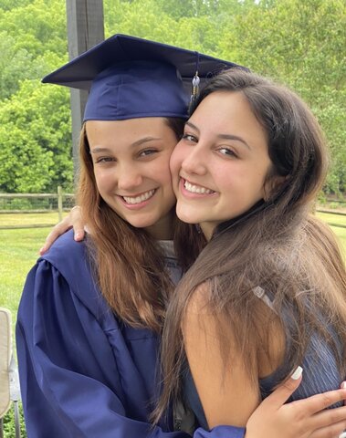 2021- Mi hermana graduada