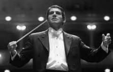 Estrenar obra orquesta més difosa