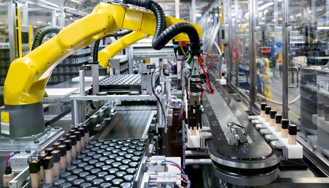 La producción empieza a emplear la robótica.