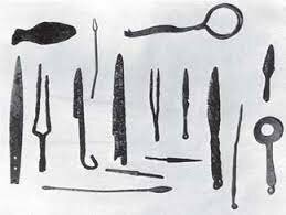 Primeros instrumentos quirúrgicos