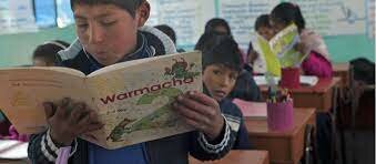 7) Escuelas bilingües de la Federación de comunas “Unión de Nativos de la Amazonía Ecuatoriana (FCUNAE)