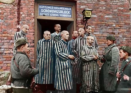 Russian troops discover Auschwitz