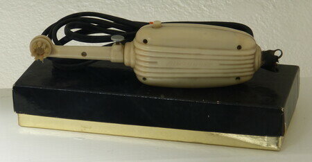 Primer cepillo eléctrico