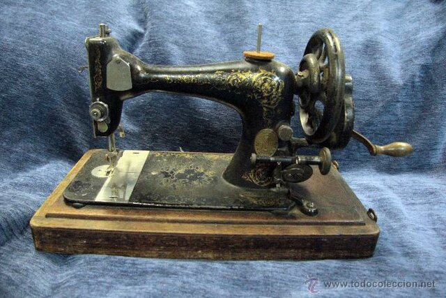 Primeira máquina de coser práctica