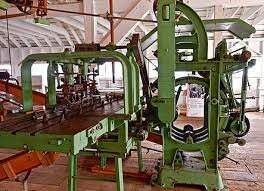 Aparición del primer telar mecánico