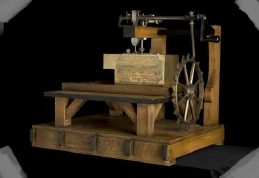 Primeiras patentes dunha máquina de coser