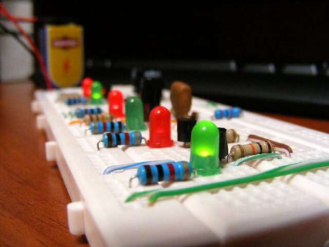 TUBOS DE VACIO Y CIRCUITOS ELECTRONICOS DIGITALES