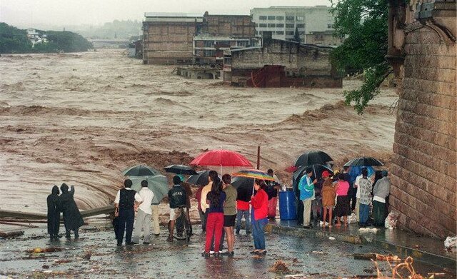 Huracán Mitch, 1998