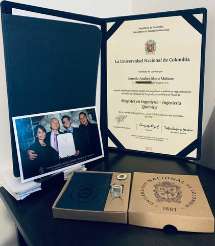 Eliminación requisito título profesional