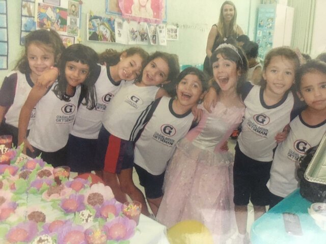 Aniversário na escola.