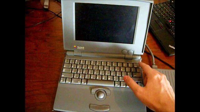 Salida de la Macintosh powerbook 100