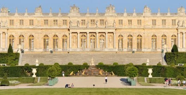SE INICIA LA CONTRUCCIÓ DELS PALAU DE VERSALLES
