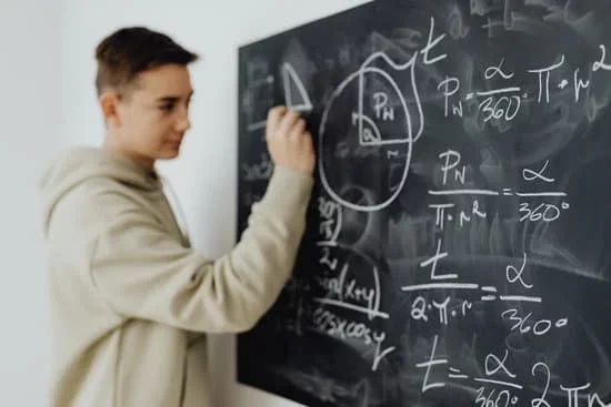 Inscripción al tercer semestre de Preparatoria y al Área I de Físico-Matemático