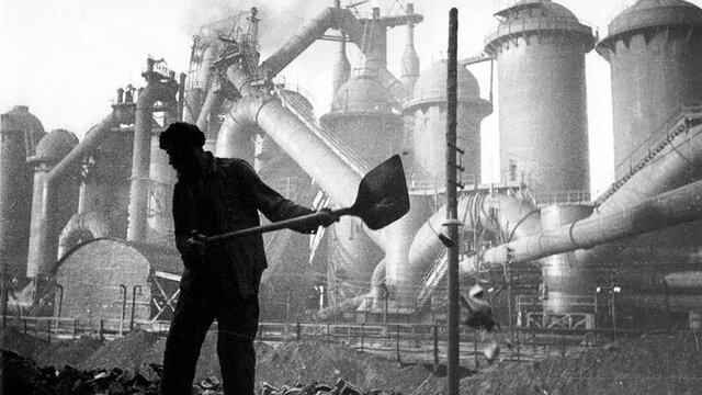 L'ECONOMIA I EL DESENVOLUPAMENT INDUSTRIAL