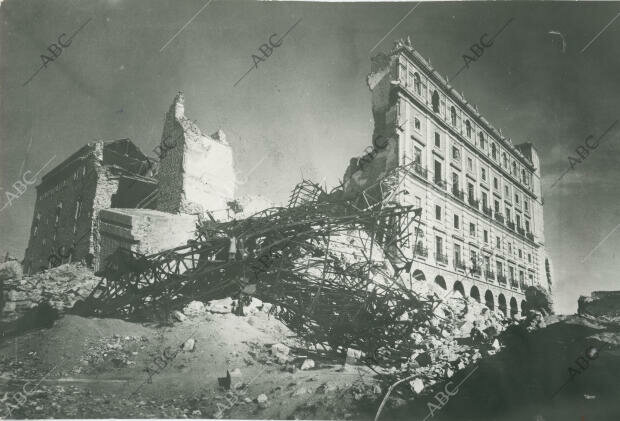 Els nacionals prenen l'Alcàssar de Toledo