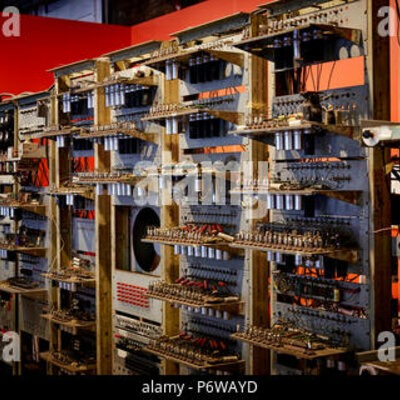 Timeline: MAQUINA EXPERIMENTAL PEQUEÑA MANCHESTER