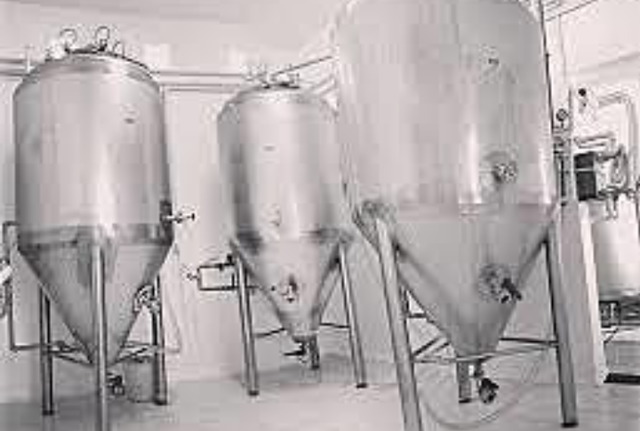 Primeros fermentadores aeróbicos a gran escala