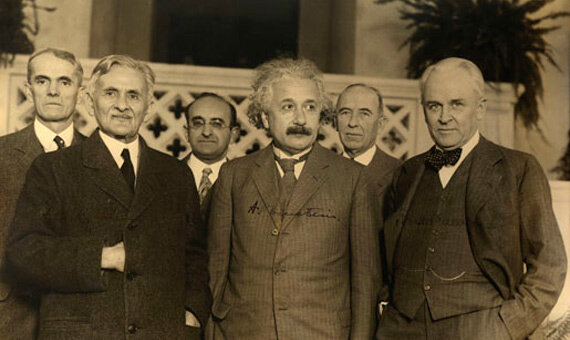 Robert Millikan vs Einstein